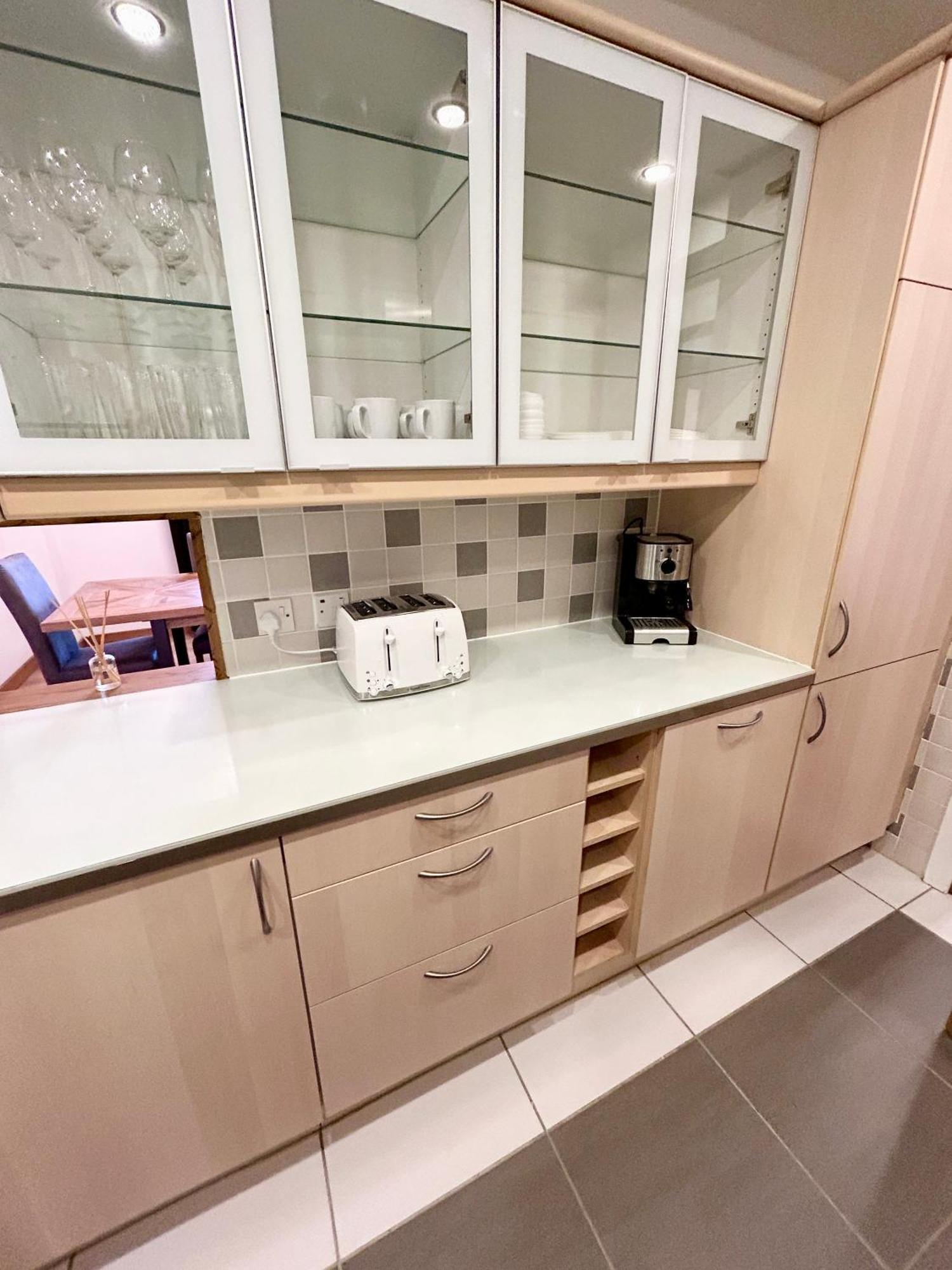 Spacious 3 Bedroom Apartment Close To Marina, 2 Parking Spaces, Kingsize Or Single Beds Southampton Kültér fotó