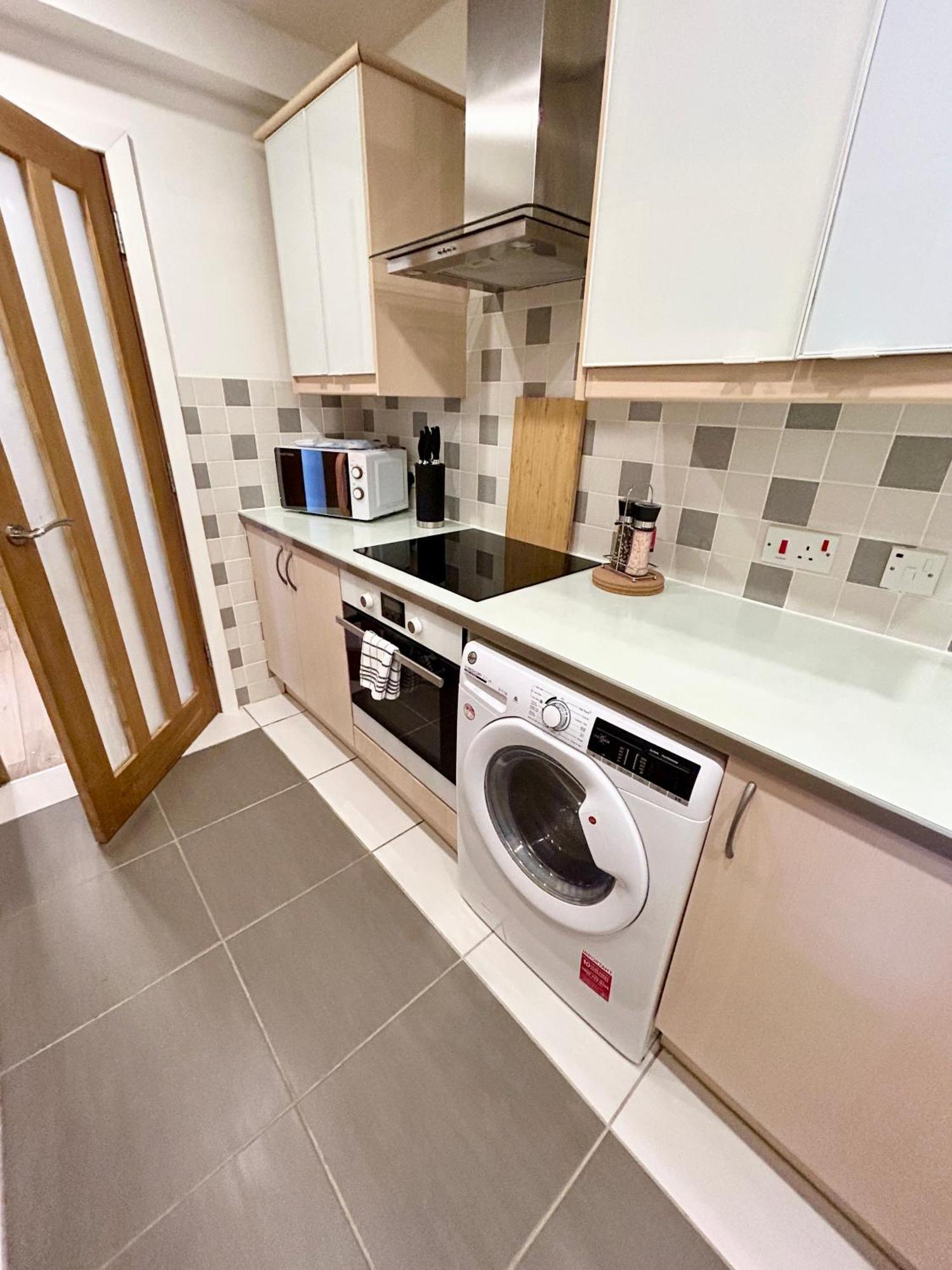 Spacious 3 Bedroom Apartment Close To Marina, 2 Parking Spaces, Kingsize Or Single Beds Southampton Kültér fotó