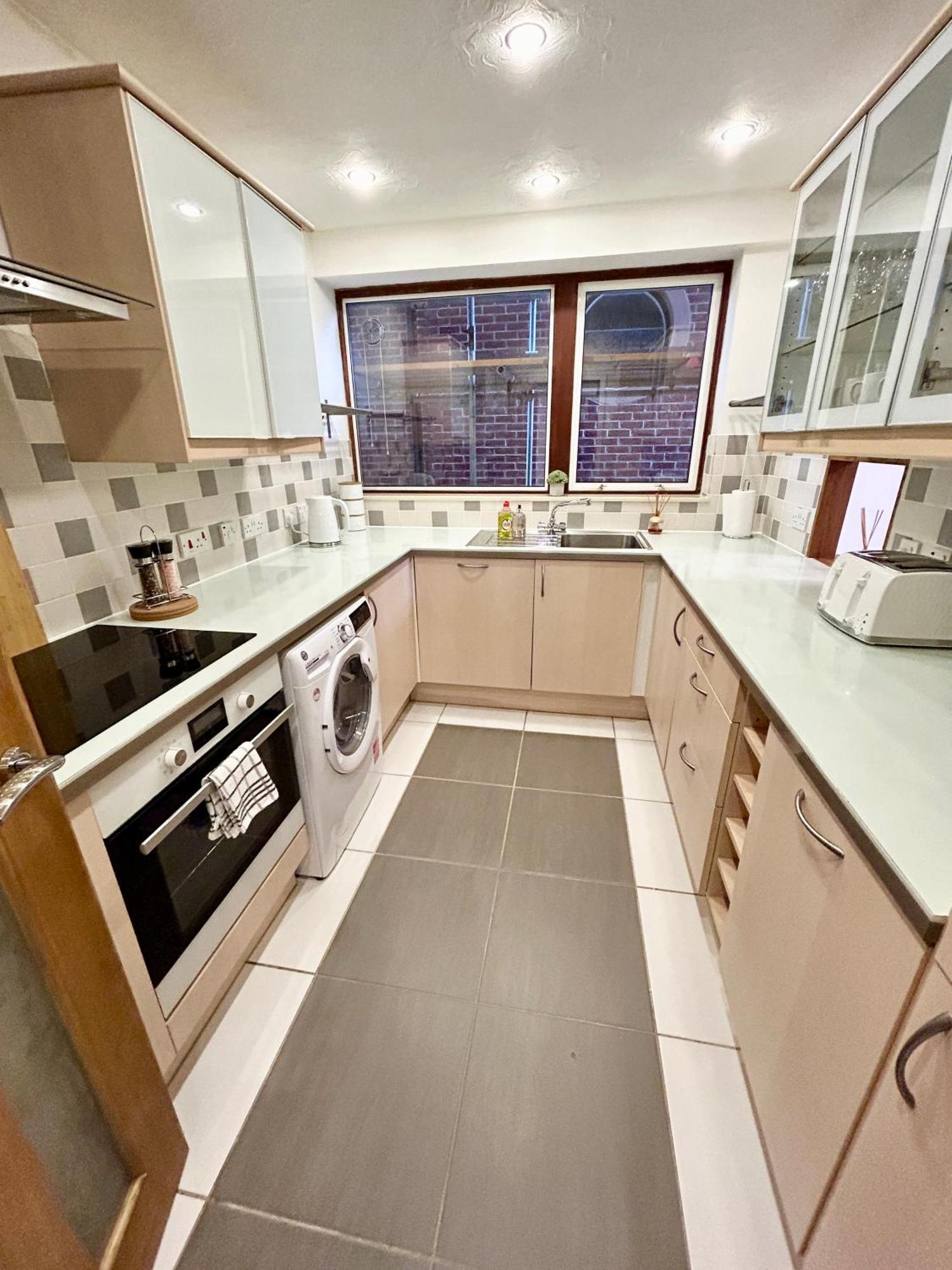 Spacious 3 Bedroom Apartment Close To Marina, 2 Parking Spaces, Kingsize Or Single Beds Southampton Kültér fotó
