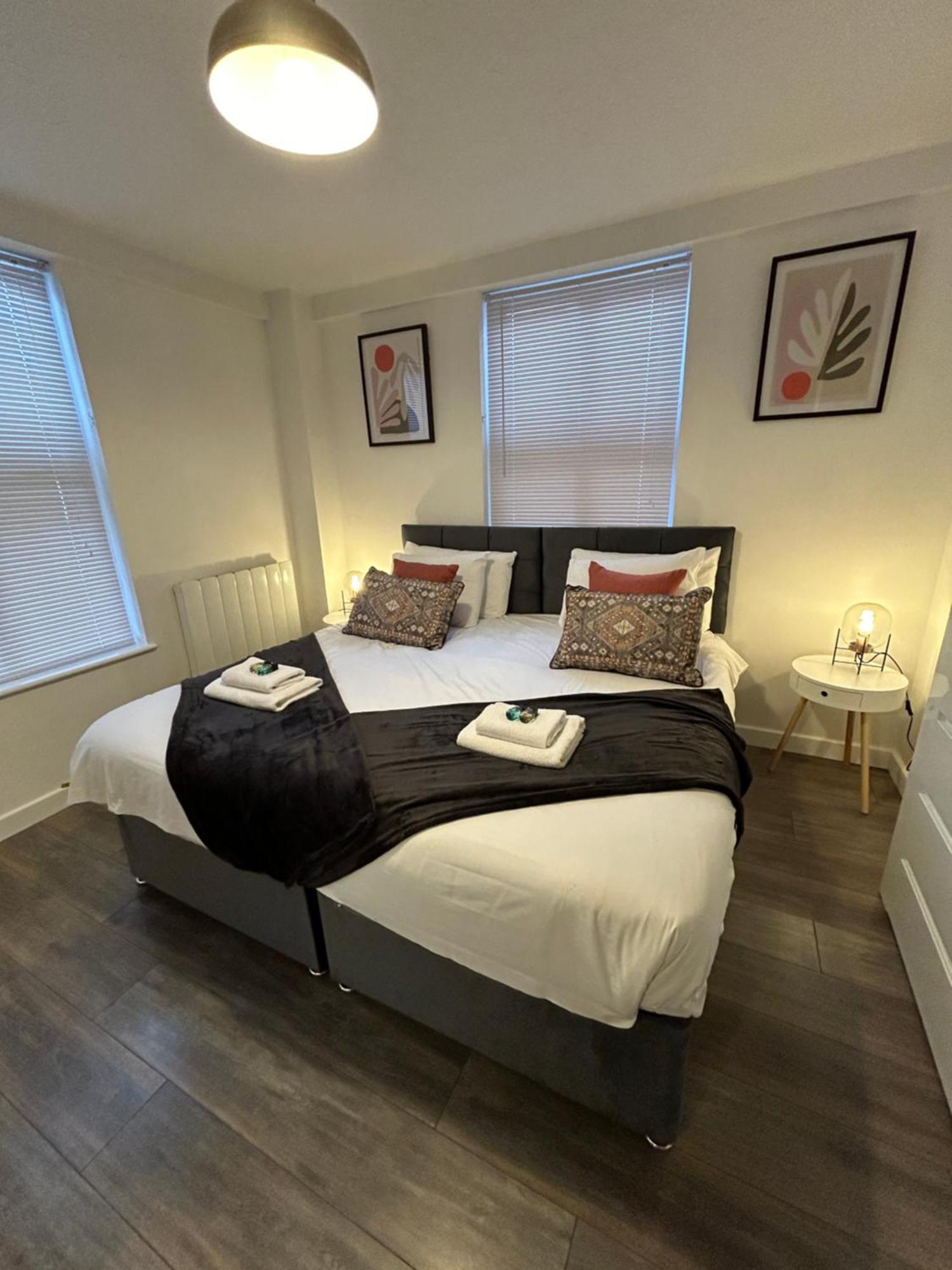 Spacious 3 Bedroom Apartment Close To Marina, 2 Parking Spaces, Kingsize Or Single Beds Southampton Kültér fotó